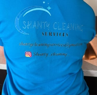 a person wearing a blue shirt and a blue shirt