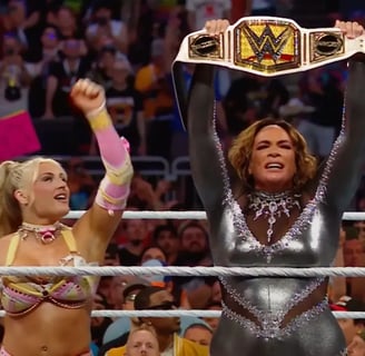 nia jax e tiffany stratton
