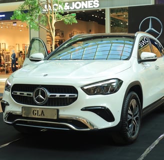 Mercedes-Benz Mall Display
