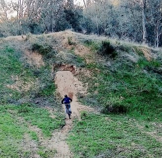 how to hip jump on a mountain bike