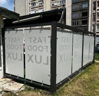 Rekonstrukcija ograde u bašti Fast Fooda LUX