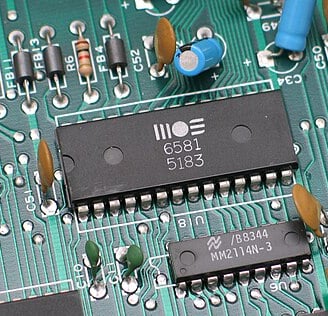 Omini offers precision THT PCB assembly services, ensuring reliable performance and testing.