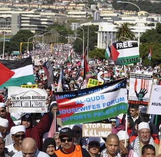 Vue des manifestants en solidarité avec la Palestine au Cap, en Afrique du Sud