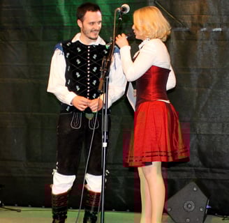 Blaž Švab in Barbara Polutnik Brusnik - vodenje prireditve