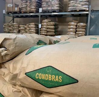 Produtos embalados no estoque