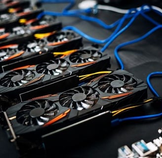 Imagem com equipamento para minerar criptomoeda chamado GPU