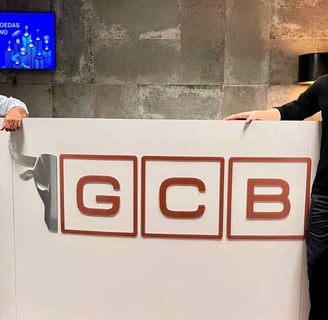 Imagem com a logomarca da GCB investimentos  