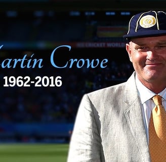 Martin Crowe receives his 1992 CWC Player of the tournament cap at Eden Park, 2015
