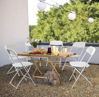 Sillas blancas plegables para eventos al aire libre, el paso diamond events