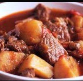 Guisado-contra-file-com-batata