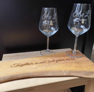 plateau et verre gravé