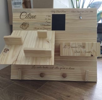 panneau de rangement bois personnalisable pour affaires de running