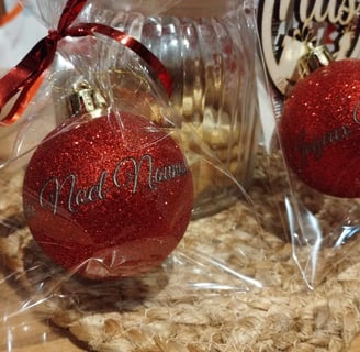 gravure sur boule de noel