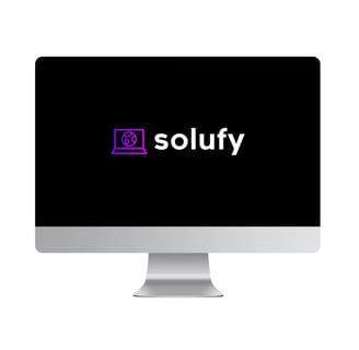 Ordinateur affichant le logo de Solufy – agence web spécialisée en création de sites