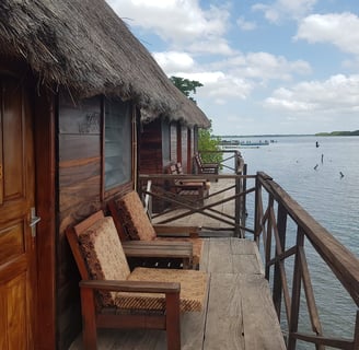 Foto van de Bintang Bolong Lodge, een rustige en idyllische accommodatie gelegen aan de oevers van d