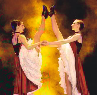 Les danseuses de French Cancan de Pacific Spectacles