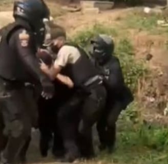 En una muestra alarmante de la grave crisis de seguridad que atraviesa Ecuador, un grupo armado atac