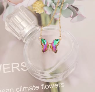 Multicolores Crystal Butterfly Pendant Necklace for Women and Girls
