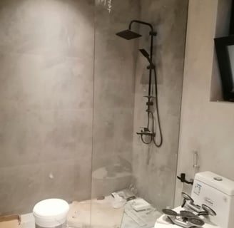 كبائن شاور زجاجية تركيب زجاج حمامات الشاور , بعدة أنواع الزجاج الشفاف ,الثلجي, ونحرص على التركيب الآ