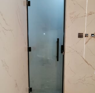 تركيب ابواب زجاج تركيب ابواب زجاج وتستخدم في المحلات التجارية والمنازل,منها المطابخ والصوالين وغرف ا