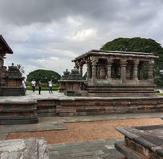 UNESCO Belur temple - Hyderabad to Bangalore tour package