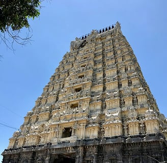 Vibrant gopuram of Ekambareswarar Temple in Kanchipuram with intricate Dravidian architecture
