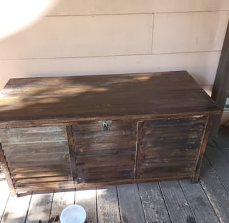 OUtsunny 75 Gallon Wooden box with dark stain.