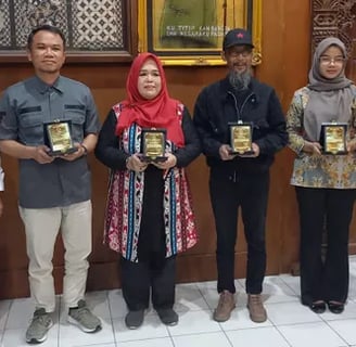 Penghargaan Filosofi Tridaya Upaya Karsa #4 yang diselenggarakan oleh Padepokan Filosofi