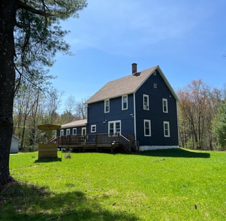 Catskills vacation home for large group of family, friends, reunions, hiking, swim.