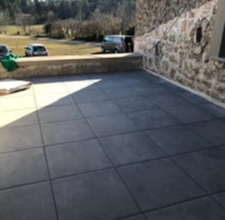 pose de carrelage sur plots