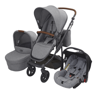 Na imagem um carrinho de bebe, ao lado esquerdo um cesto para criança e direito bebe conforto