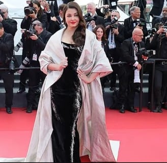 Aishwarya Rai Bachchanin Black Gown at Cannes 2025