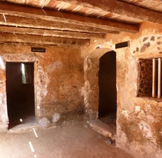 Cellules d'enfermement des esclaves, à la maison des esclaves, sur l'île de Gorée