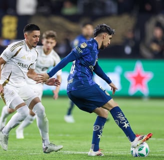 Diego Valdés (Club América) Marco Delgado (LAFC)