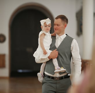 Krikštynų apranga ir atributika 