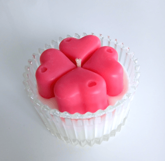 Pinky girl scented candle, a vibrant and joyful fragrance