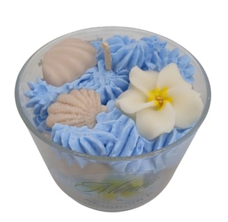 fancy scented candle with the monoi fragrance of the pacific ocean