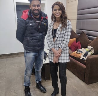 Shalmili Kholgade with Manas Katyal for Live musical Night