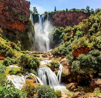 lieux insolites à visiter au maroc : Au départ de Marrakech : Randonnée guidée et excursion en bateau aux cascades d'Ouzoud