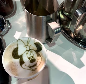Latte art printer, prints any image on the foam of coffee drinks