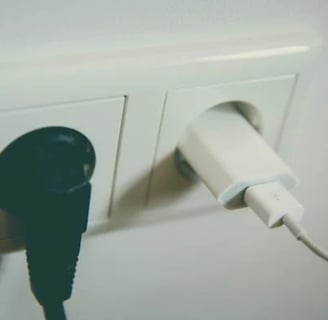 Prises de courant à u moins 60cm d'une source d'eau
