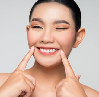 teeth whitening with natural toothpaste