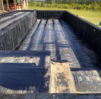 uma piscina impermeabilizada