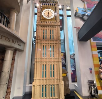 Bige ben construido con piezas de Lego en la tienda LEGO de Londres