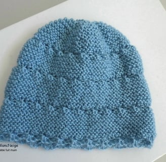Bonnet bleu modele tricot bebe fait main