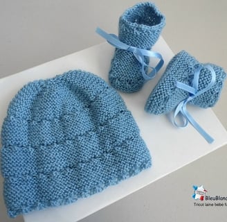 Bonnet et chaussons bleus laine fait main