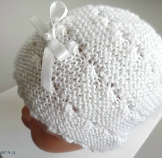 Bonnet blanc modèle tricot bb fait main