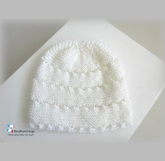 Bonnet blanc modele tricot bebe fait main