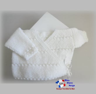 Brassiere layette bebe tricotee main