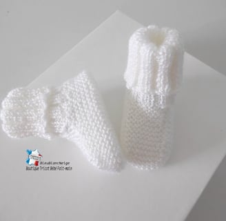 chaussons blanc lait layette bb tricotée main